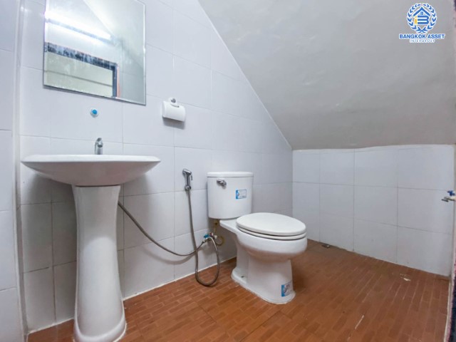 *****อาคารพาณิชย์มือสอง 5 ชั้น !! ติดถนนราชพฤกษ์ เนื้อที่ 18.1 ตร.ว. พร้อมฟังก์ชัน 5 ห้องนอน 4 ห้องน้ำ 1 ที่จอดรถ บนพื้นที่ใช้สอยกว่า 250 ตร.ม. จะอยู่อาศัยหรือปรับเปลี่ยนเป็น Home Office ได้ทุกรูปแบบ บนทำเลที่เชื่อมต่อถนนราชพฤกษ์, ถนนนครอินทร์  รีบจองเลย!!